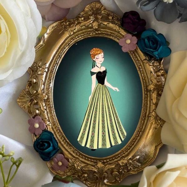 Queen Anna Ornament - Image 2